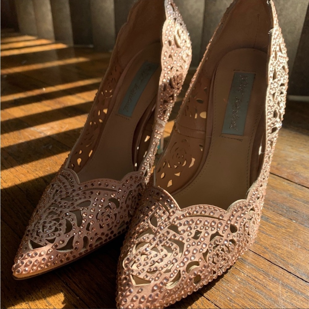 Blue by Betsey Johnson Pink Stiletto Heels - Picture 2 of 3